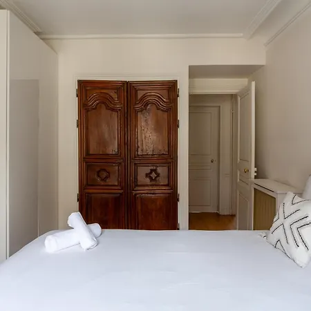 The View- Eiffel Tower Appartement Parijs